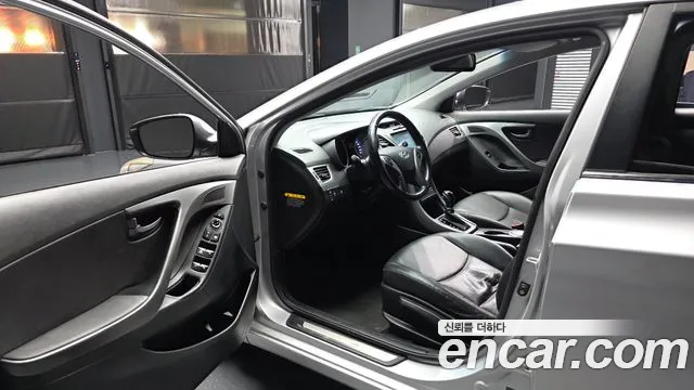 Hyundai Avante — фото 10