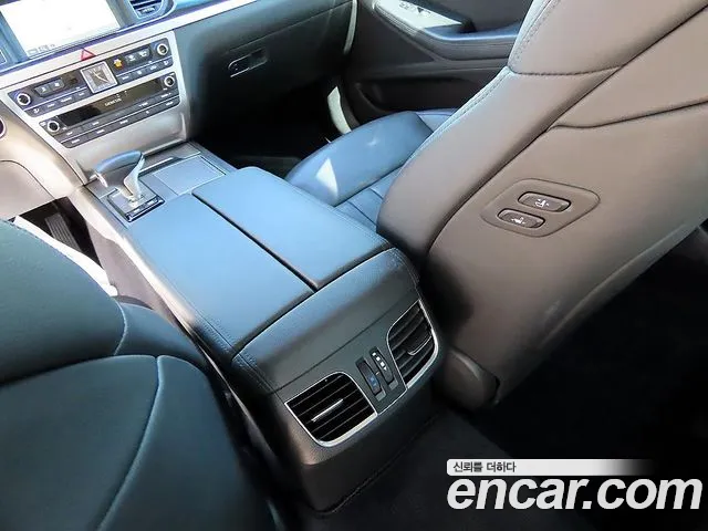 Genesis G80 — фото 17