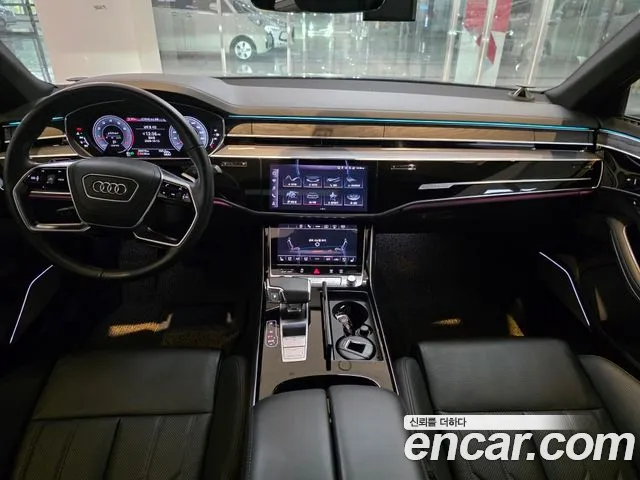 Audi A8 — фото 7