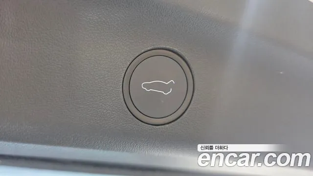 Tesla Model Y — фото 17