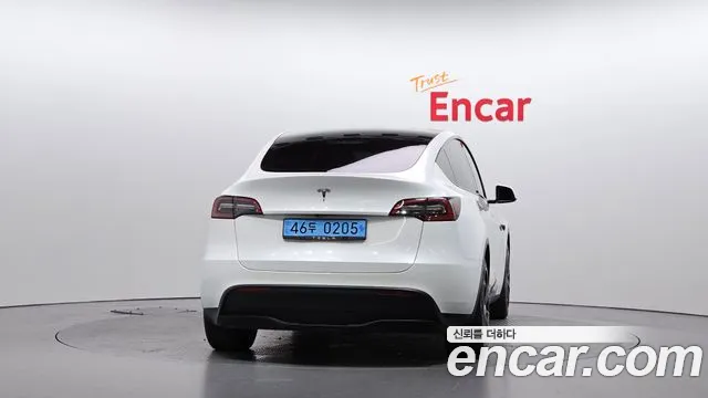 Tesla Model Y — фото 4