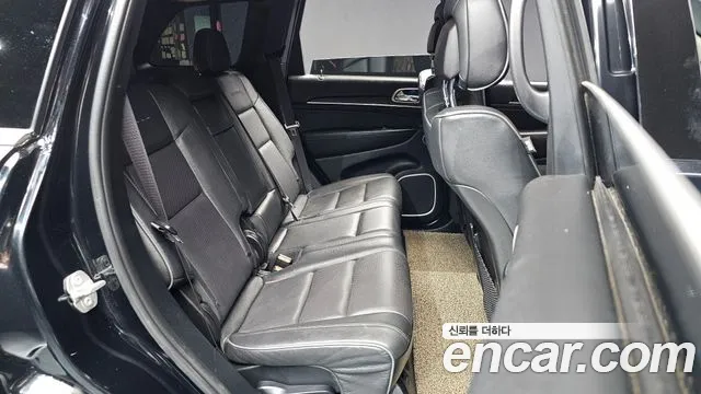 Jeep Cherokee — фото 12