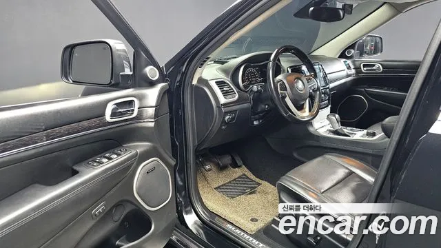 Jeep Cherokee — фото 10
