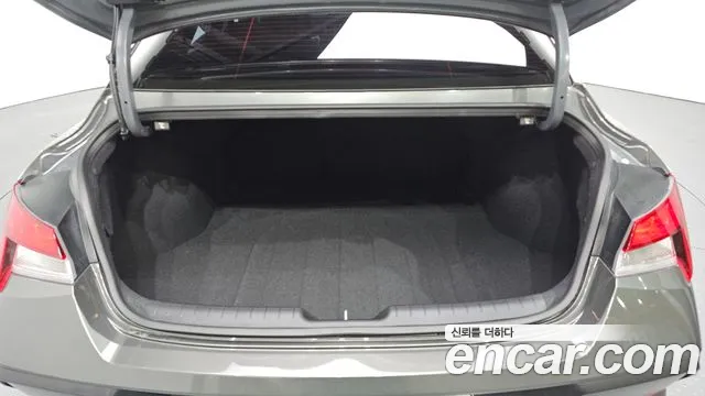 Hyundai Avante — фото 16
