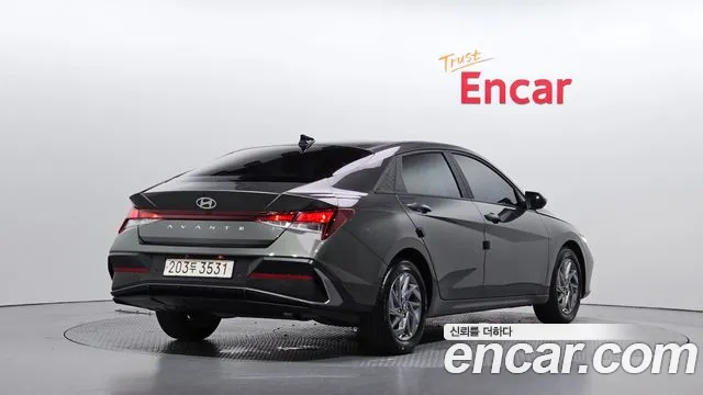 Hyundai Avante — фото 2