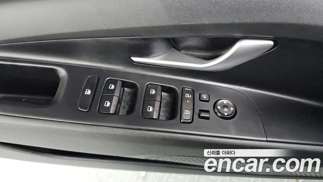 Hyundai Avante — фото 28