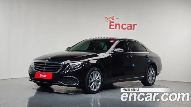 Mercedes-Benz E-Class — фото 1