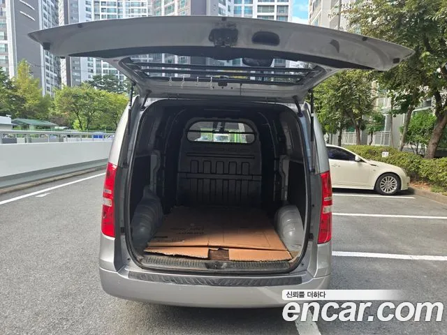 Hyundai Starex — фото 18