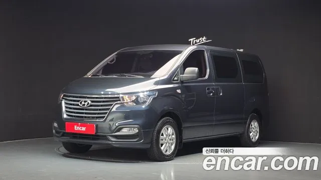 Hyundai Starex — фото 1