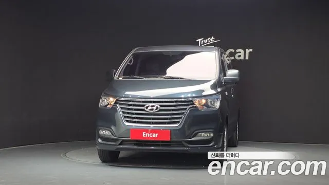 Hyundai Starex — фото 3