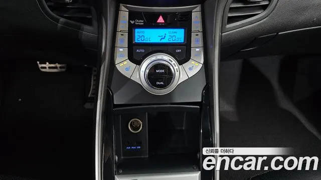 Hyundai Avante — фото 14