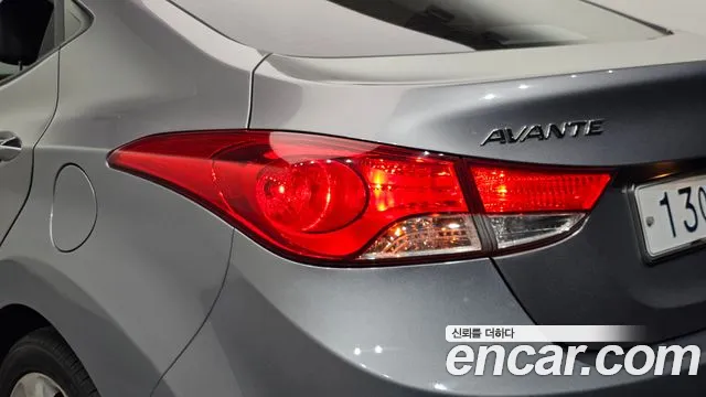 Hyundai Avante — фото 23
