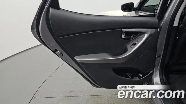 Hyundai Avante — фото 25