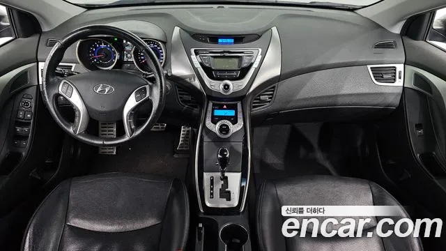 Hyundai Avante — фото 6