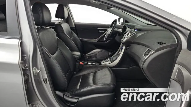 Hyundai Avante — фото 10