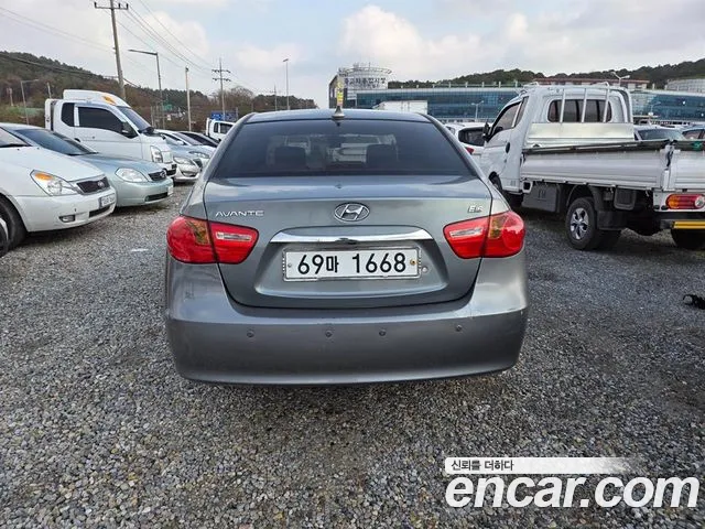 Hyundai Avante — фото 4