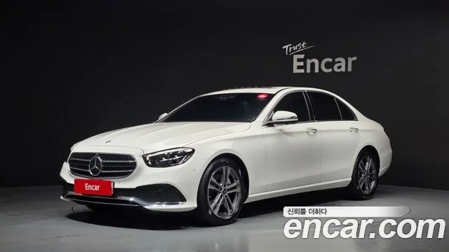 Mercedes-Benz E-Class — фото 1