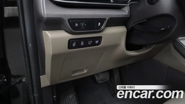 Kia Carnival — фото 32