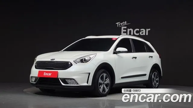 Kia Niro — фото 1