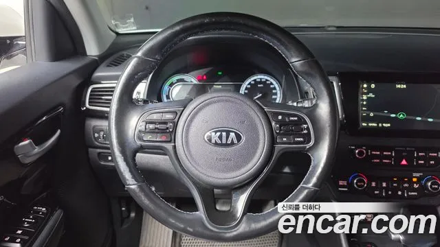 Kia Niro — фото 12