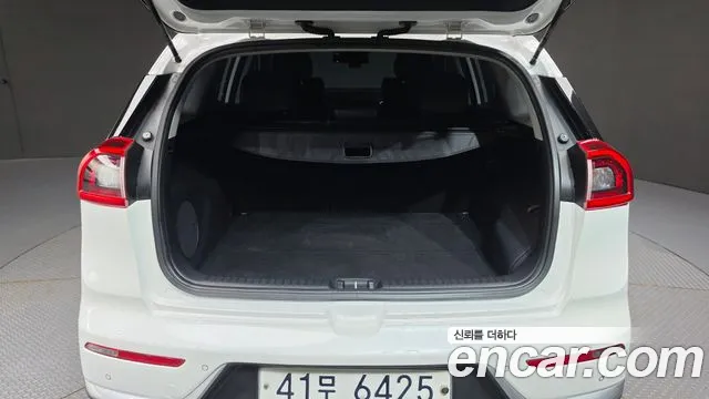 Kia Niro — фото 20