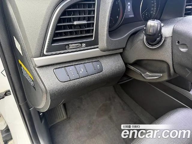 Hyundai Avante — фото 13