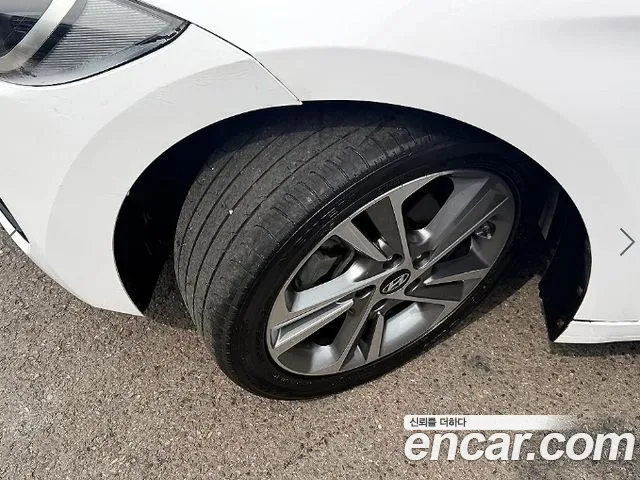 Hyundai Avante — фото 19