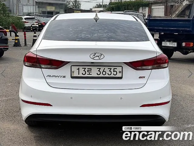 Hyundai Avante — фото 3