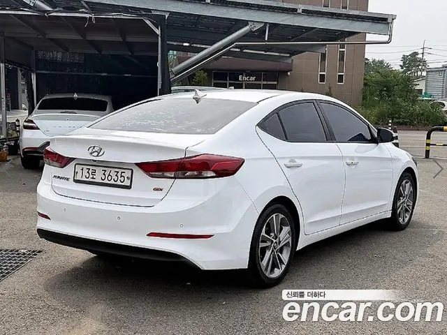Hyundai Avante — фото 4