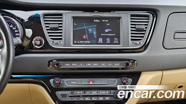 Kia Carnival — фото 13