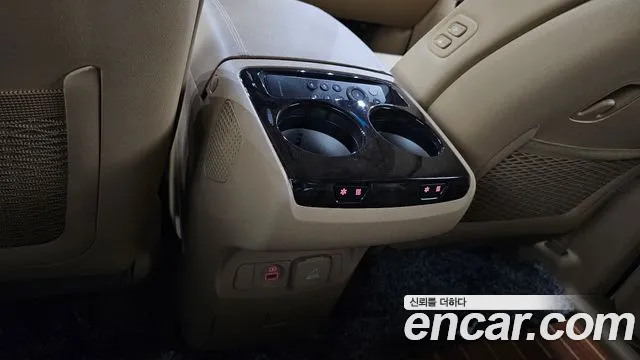 Kia Carnival — фото 17