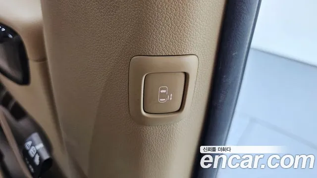 Kia Carnival — фото 18