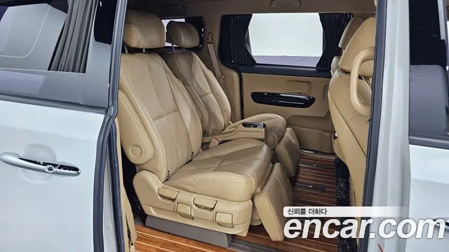 Kia Carnival — фото 26