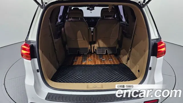 Kia Carnival — фото 27