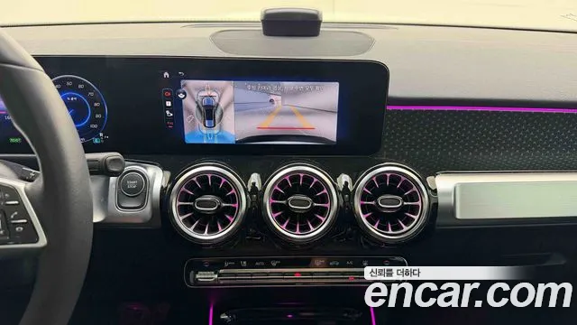 Mercedes-Benz EQB — фото 16