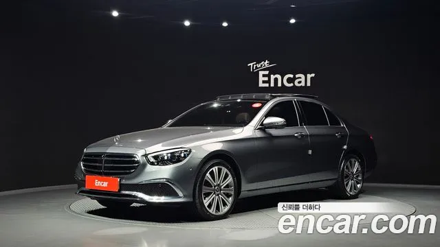 Mercedes-Benz E-Class — фото 1