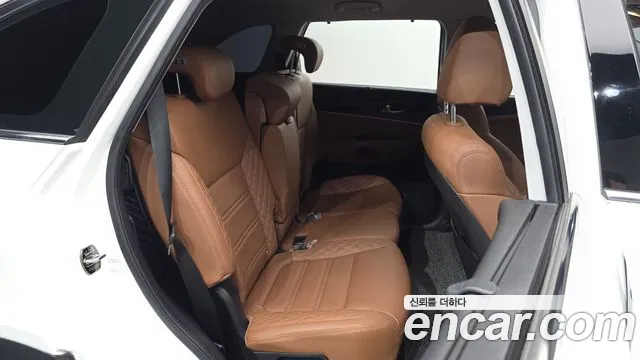 Kia Sorento — фото 11