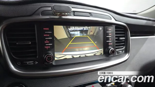 Kia Sorento — фото 14
