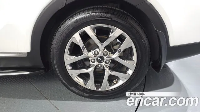 Kia Sorento — фото 22