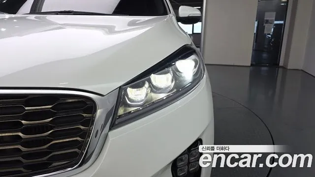 Kia Sorento — фото 23