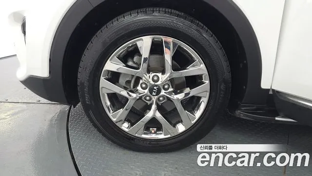 Kia Sorento — фото 5