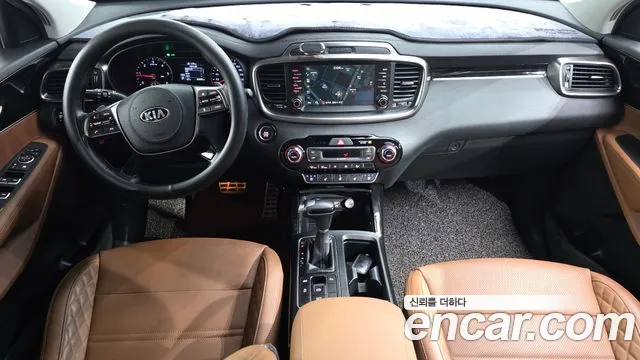 Kia Sorento — фото 7