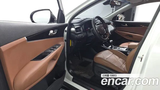 Kia Sorento — фото 10