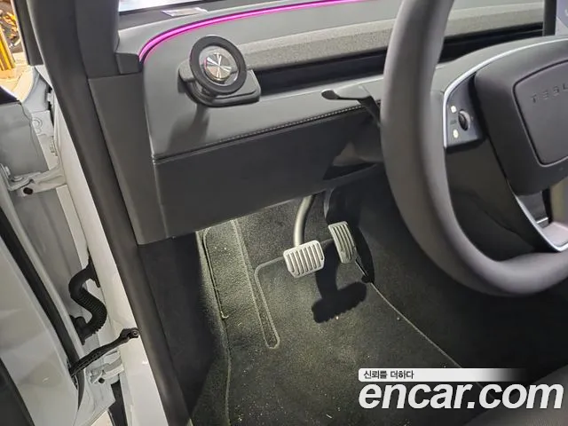 Tesla Model Y — фото 11