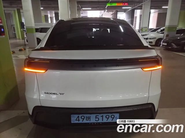Tesla Model Y — фото 3