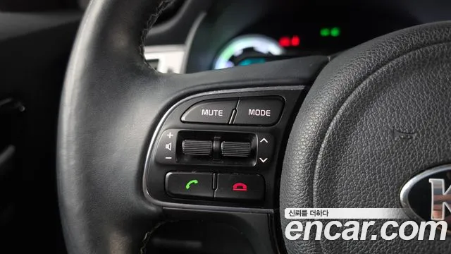 Kia Niro — фото 17