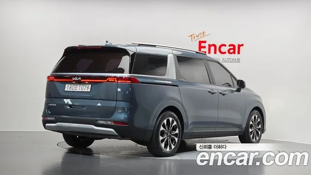 Kia Carnival — фото 1