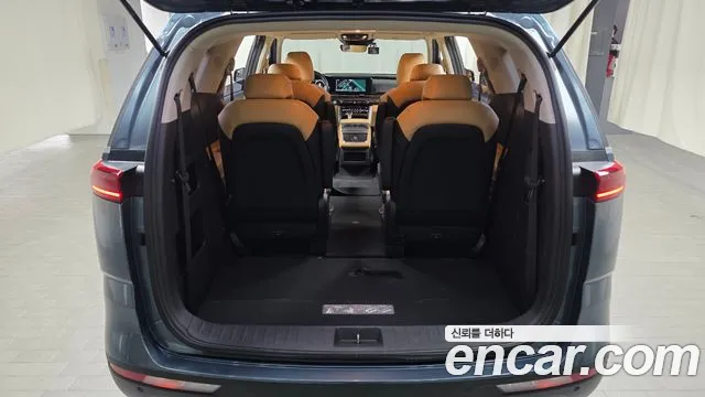Kia Carnival — фото 16