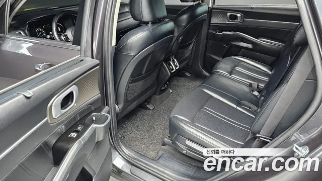 Kia Sorento — фото 12