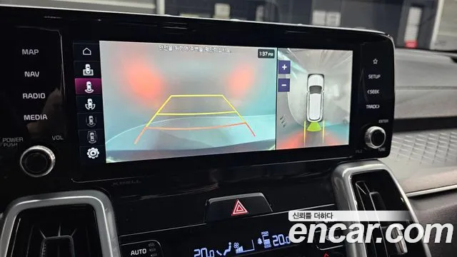 Kia Sorento — фото 16